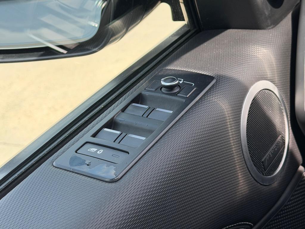 2022 Land Rover Discovery - $15,900