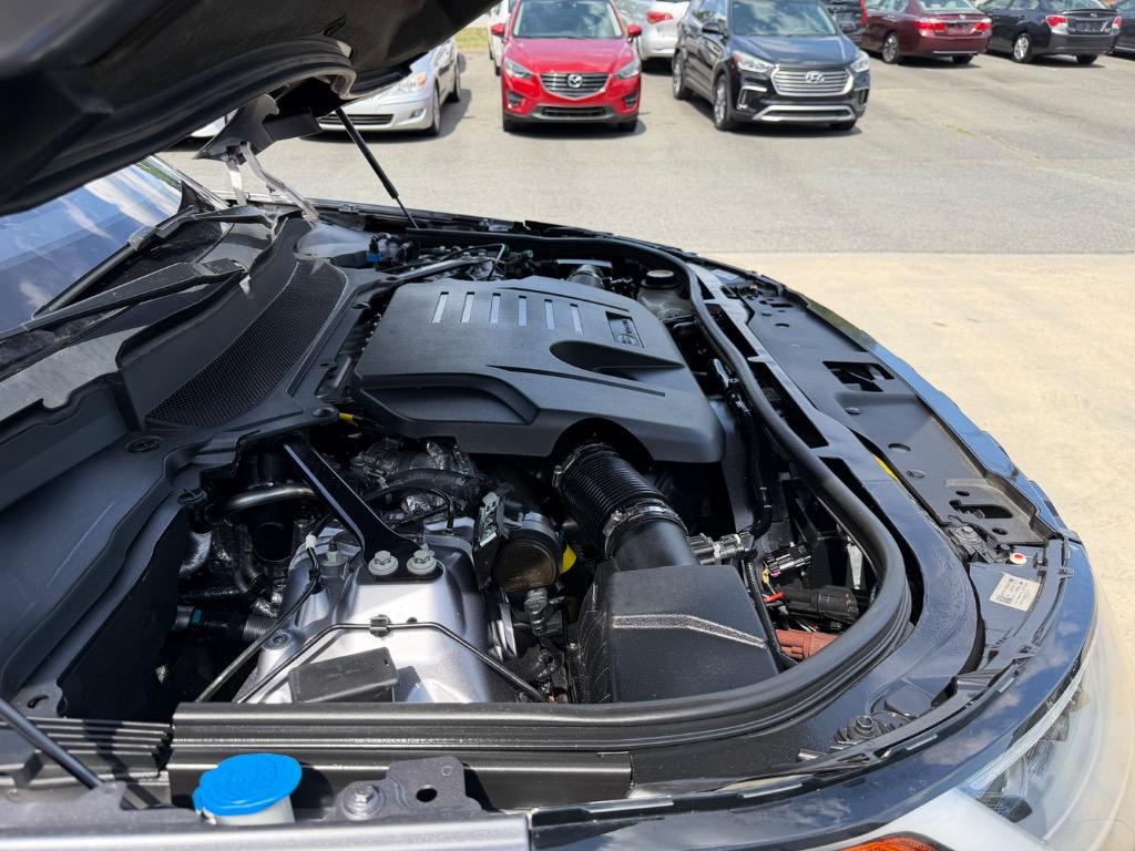 2022 Land Rover Discovery - $15,900
