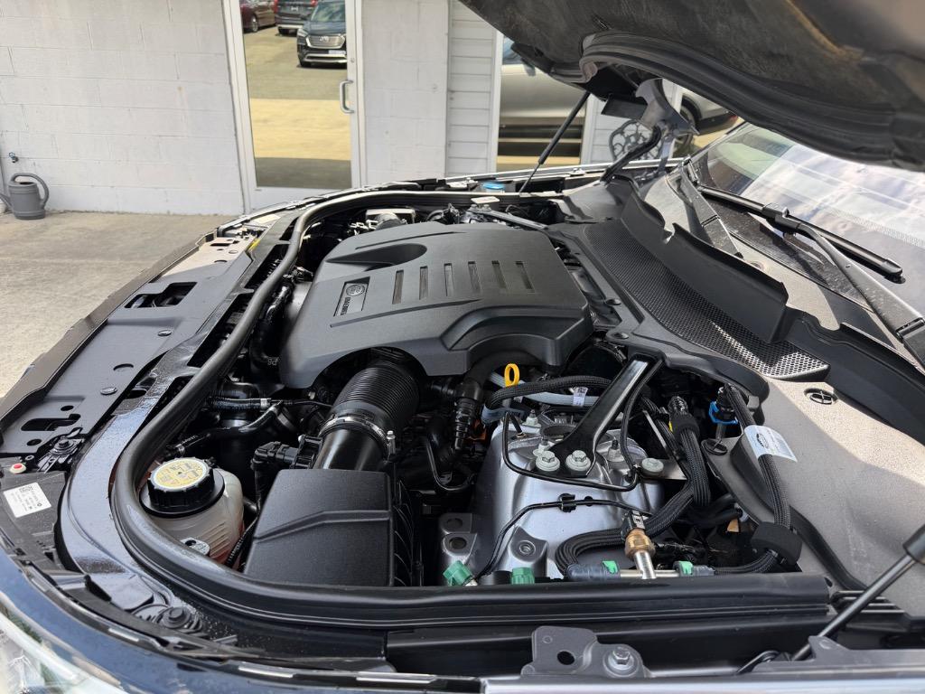 2022 Land Rover Discovery - $15,900