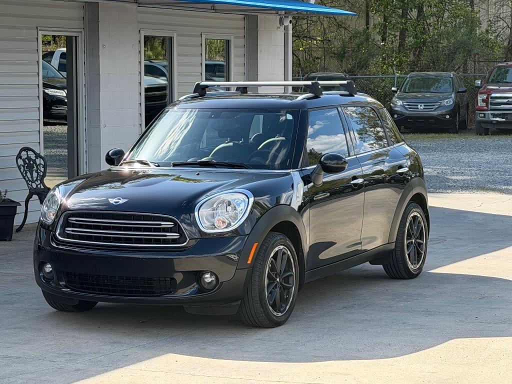 Black Jack 2016 MINI Countryman Cooper FWD SUV / Crossover Front-Wheel Drive Manual