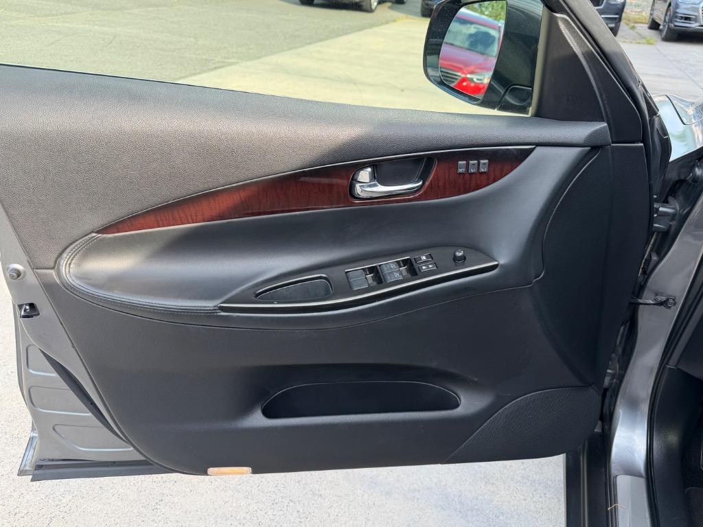 2017 INFINITI QX50 - $10,500