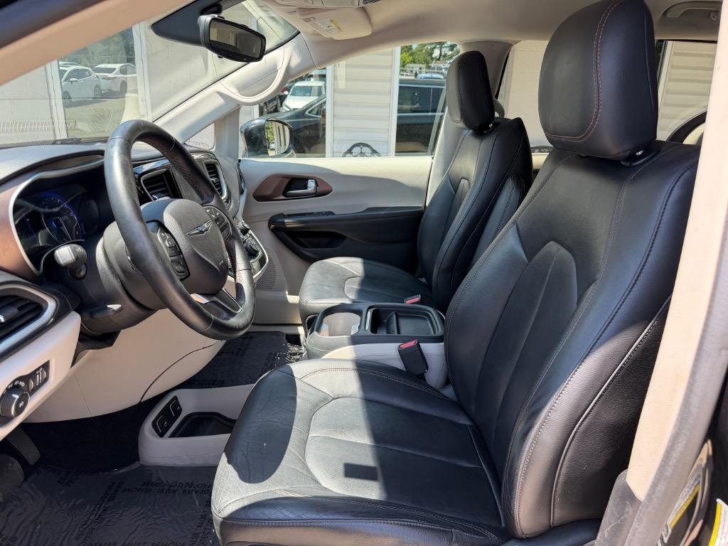 2017 Chrysler Pacifica - $12,700