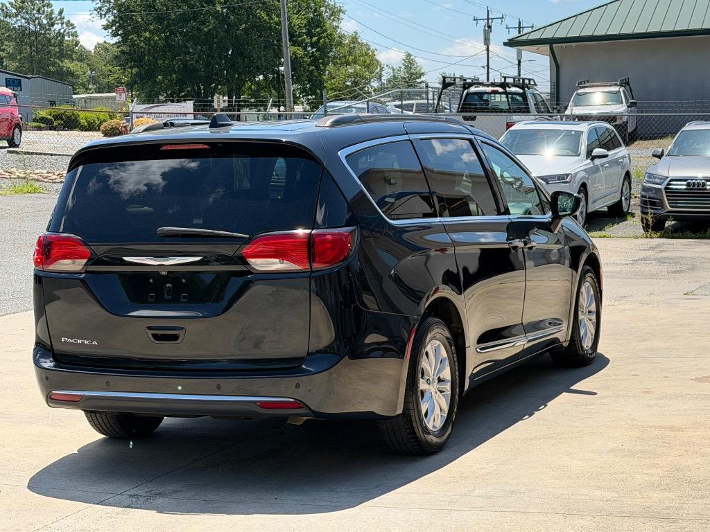 2017 Chrysler Pacifica - $12,700