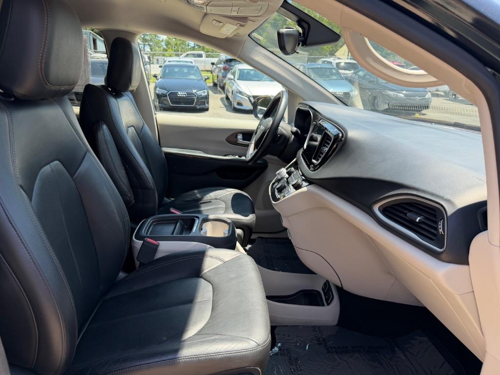 2017 Chrysler Pacifica - $12,700