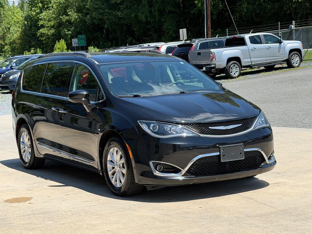 2017 Chrysler Pacifica - $12,700