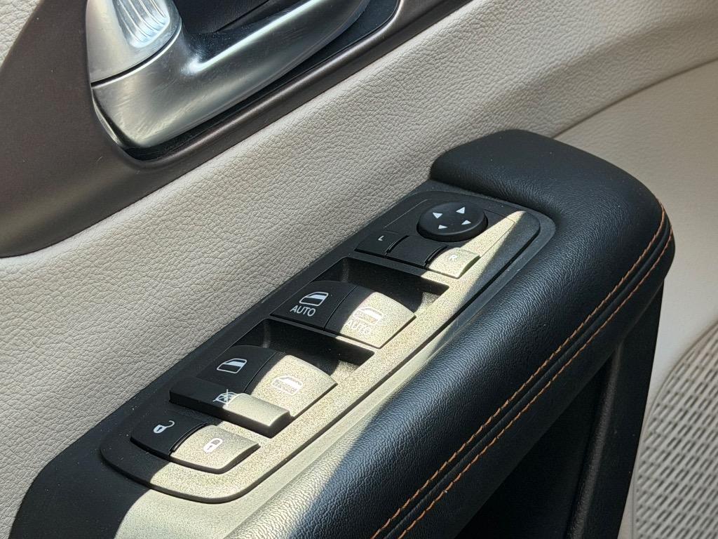 2017 Chrysler Pacifica - $12,700