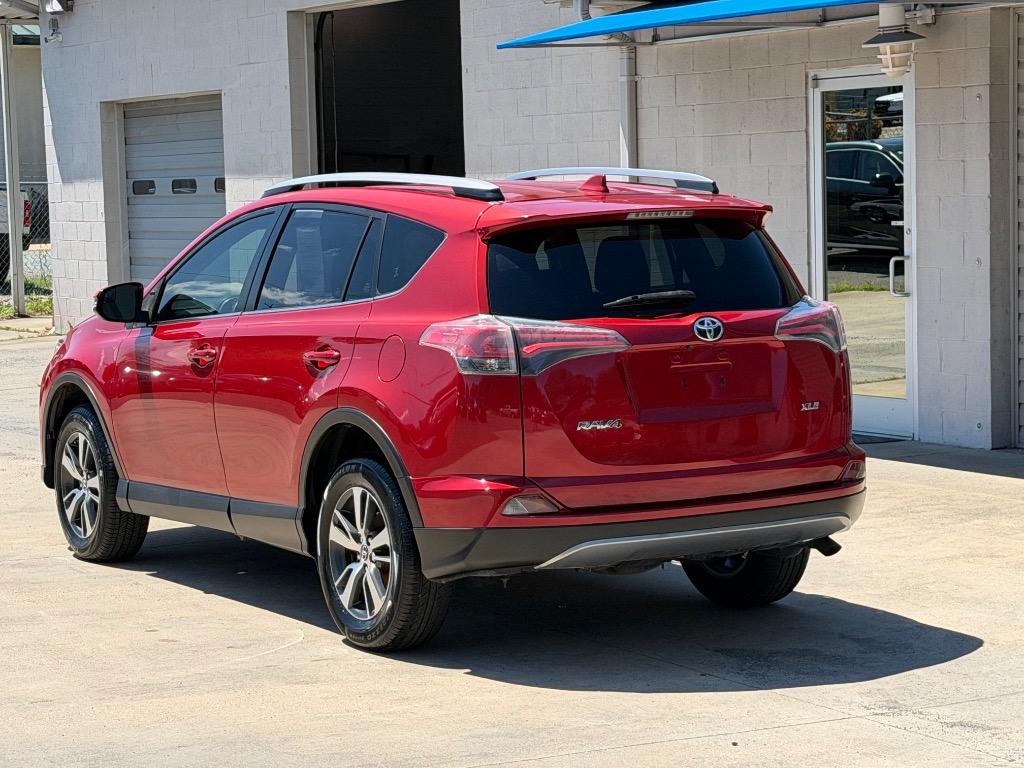 2017 Toyota RAV4 - $17,500
