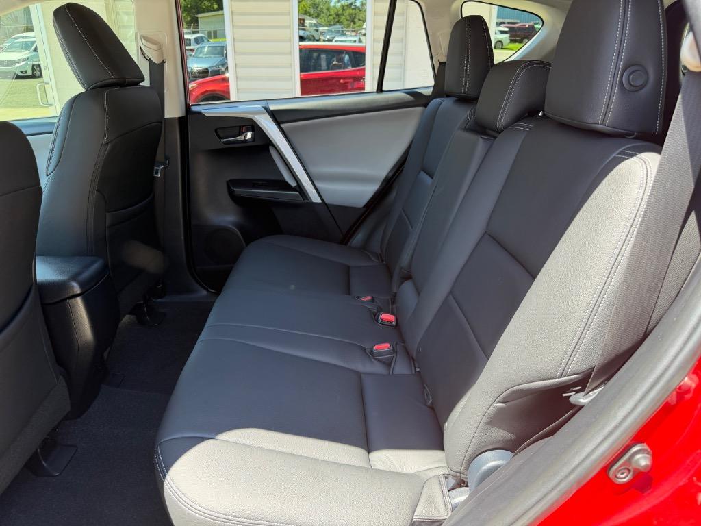 2017 Toyota RAV4 - $17,500
