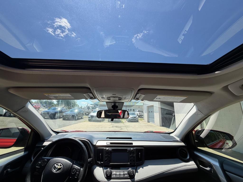 2017 Toyota RAV4 - $17,500