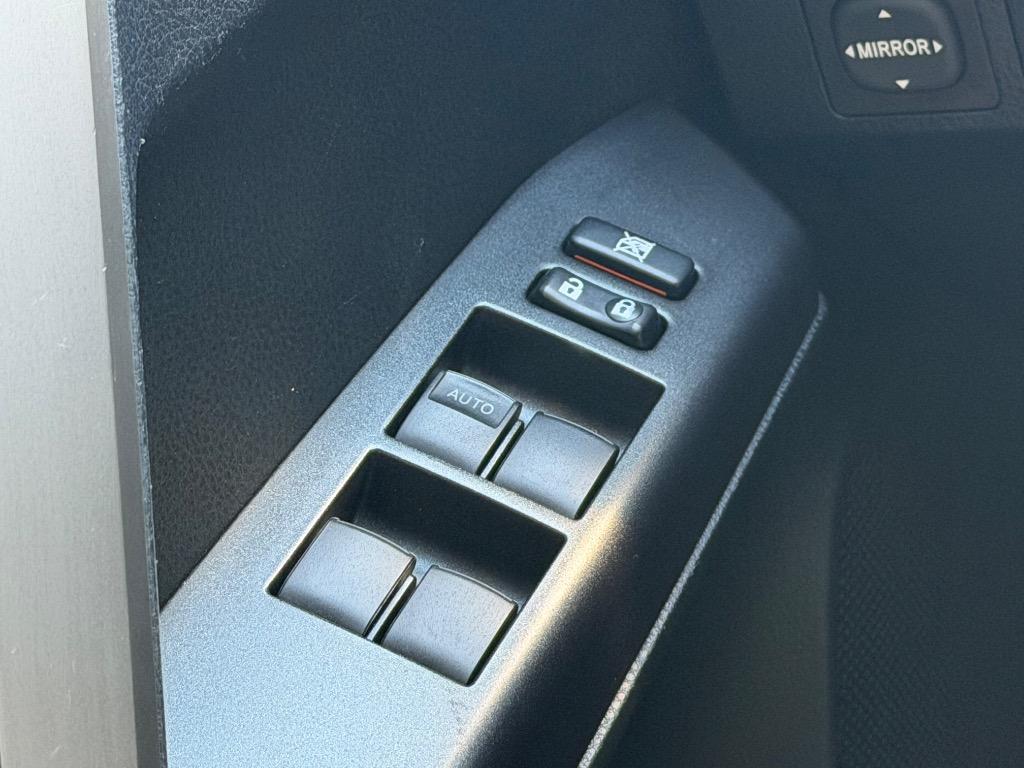2017 Toyota RAV4 - $17,500
