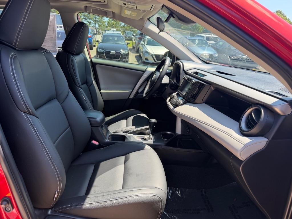 2017 Toyota RAV4 - $17,500