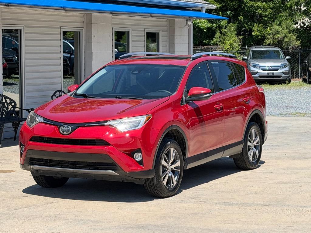 2017 Toyota RAV4 - $17,500