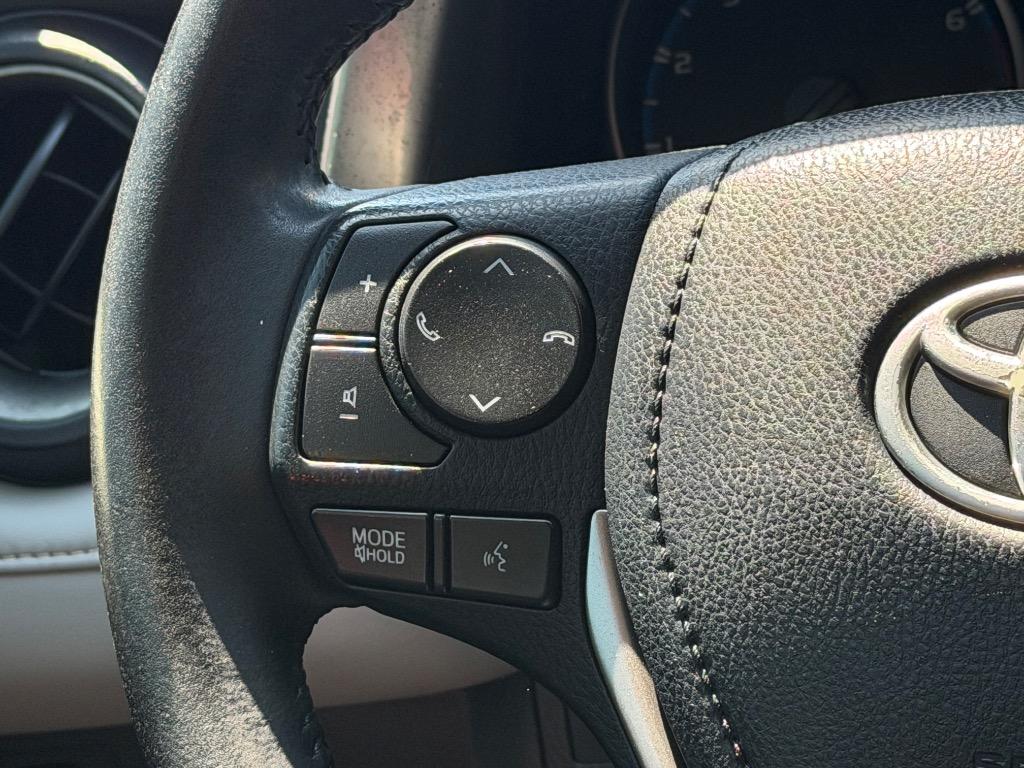 2017 Toyota RAV4 - $17,500