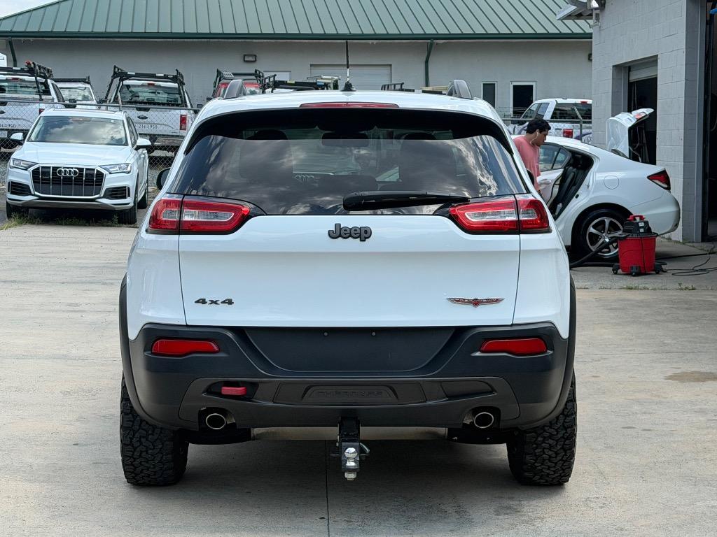2014 Jeep Cherokee - $9,200