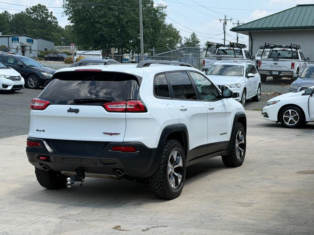 2014 Jeep Cherokee - $9,200