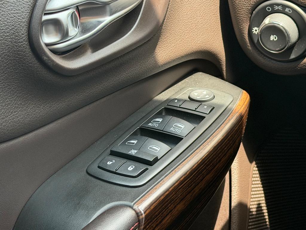 2014 Jeep Cherokee - $9,200