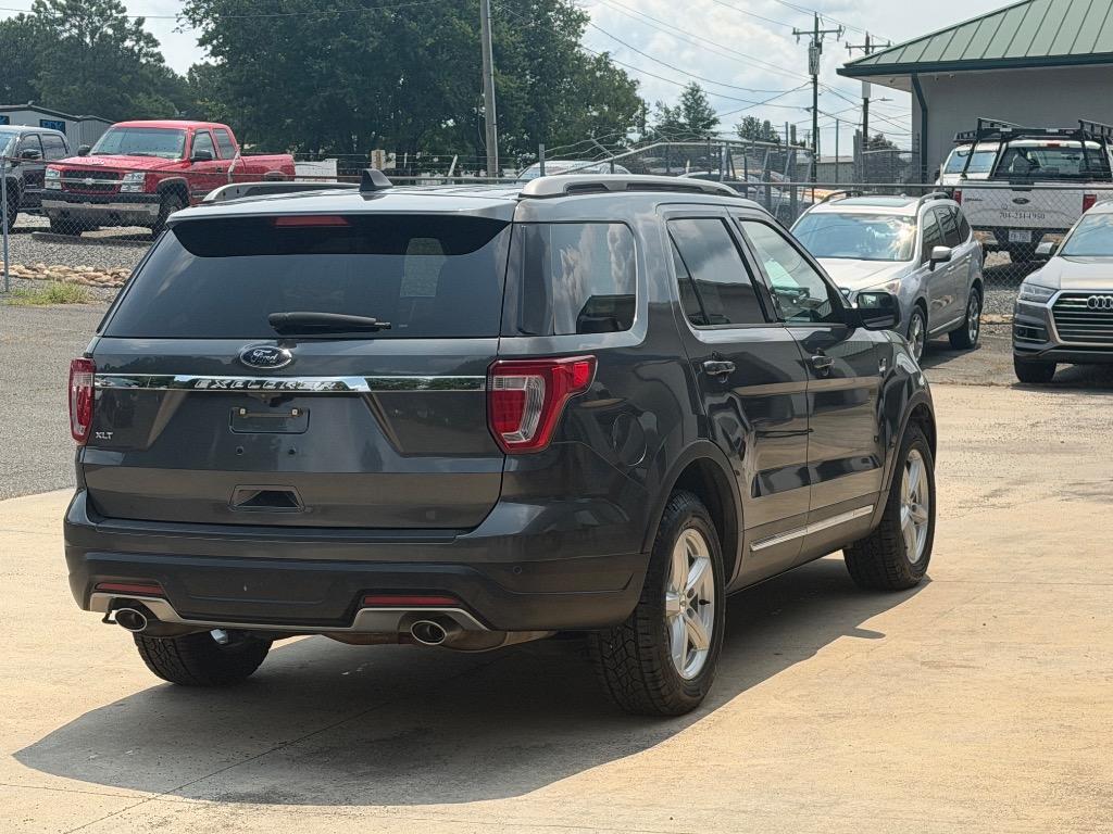2018 Ford Explorer - $11,500
