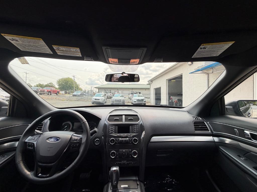 2018 Ford Explorer - $11,500
