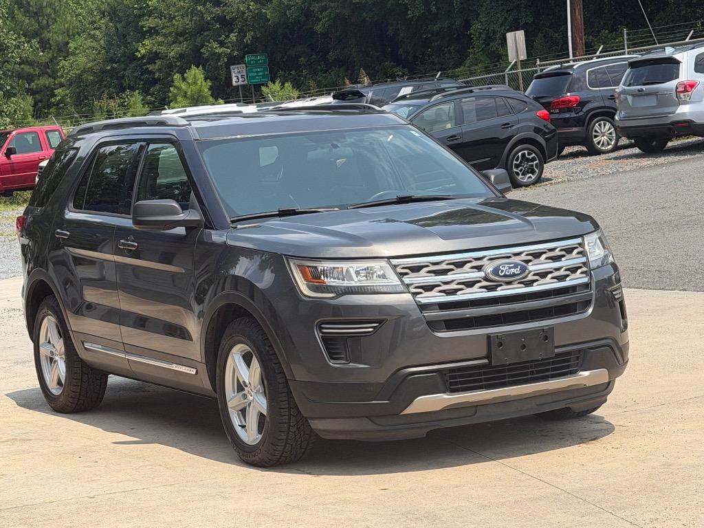 2018 Ford Explorer - $11,500