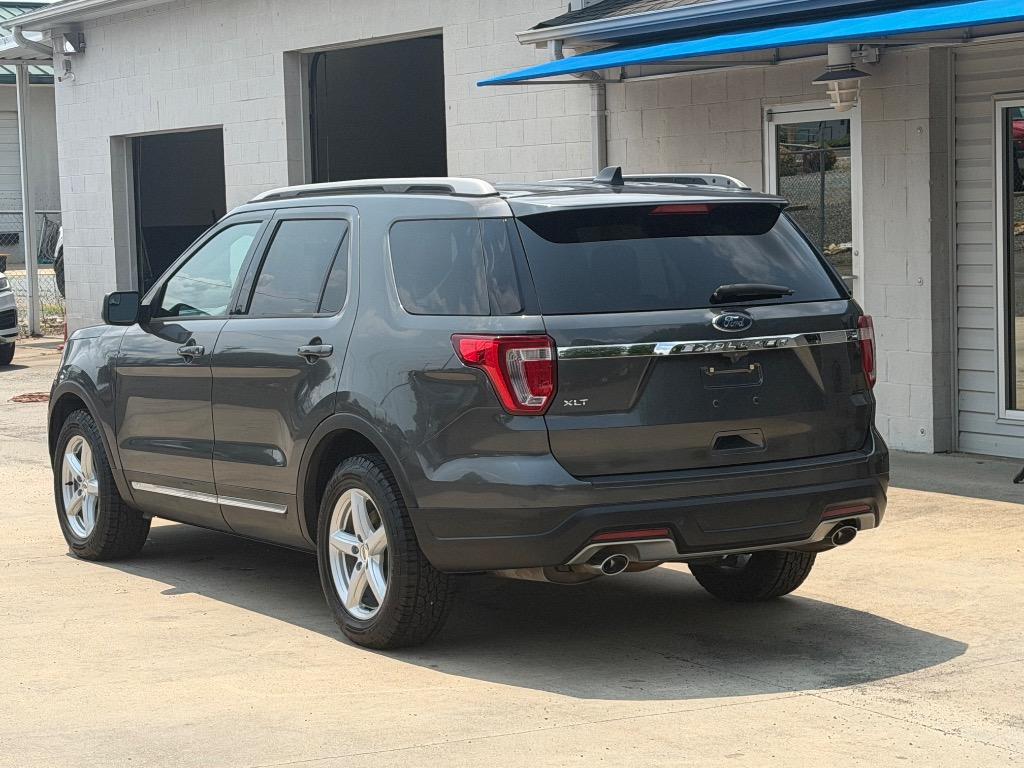 2018 Ford Explorer - $11,500