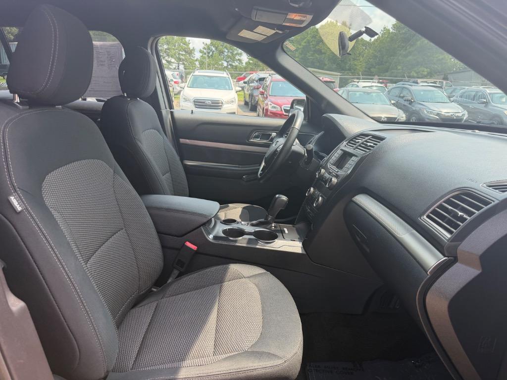 2018 Ford Explorer - $11,500