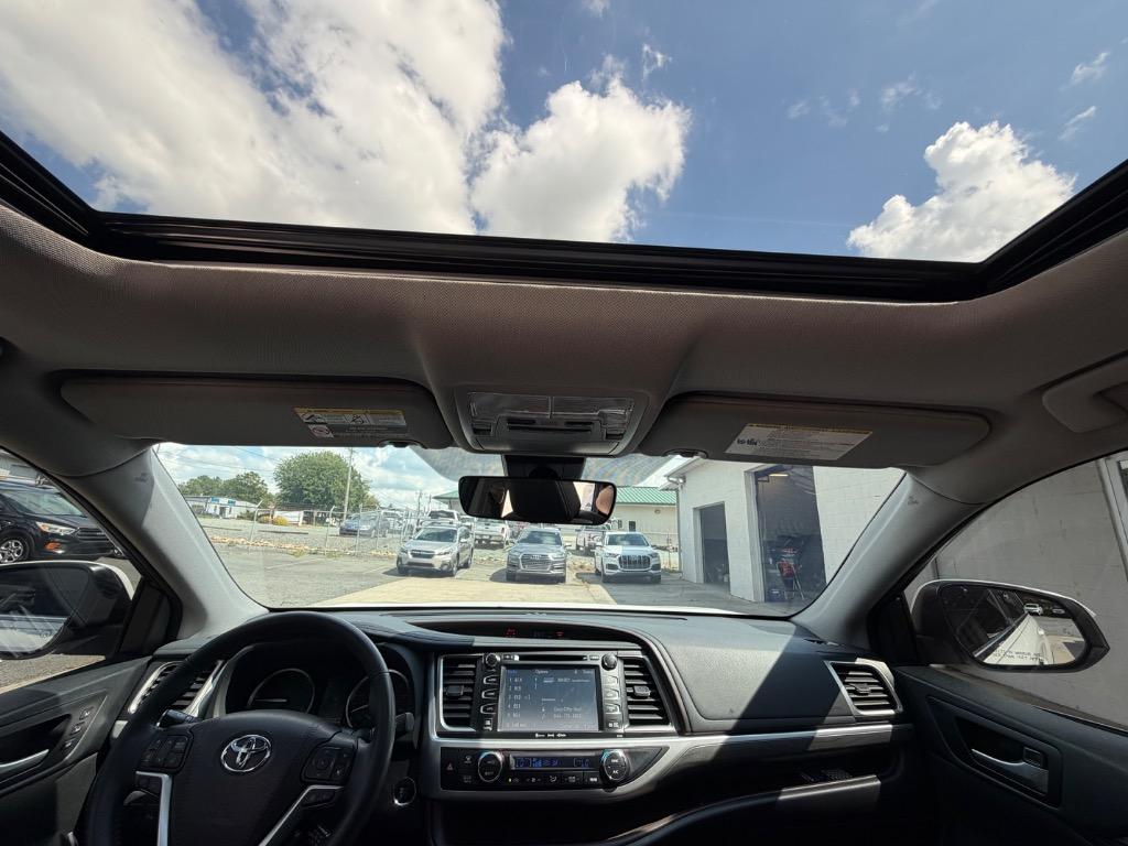 2017 Toyota Highlander - $22,500