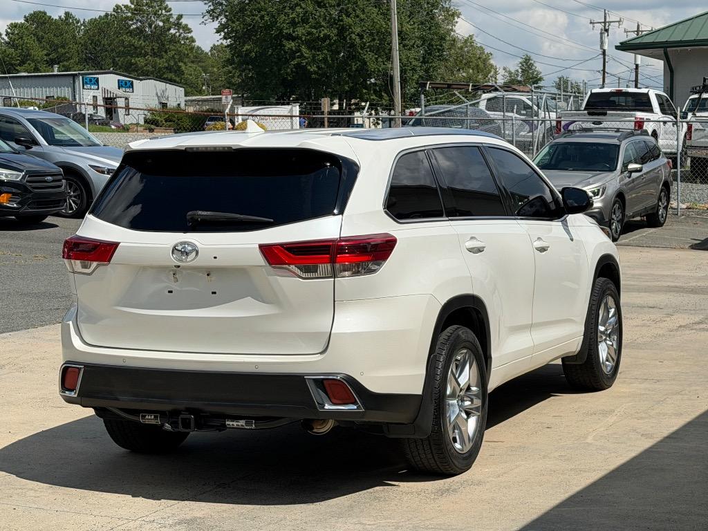 2017 Toyota Highlander - $22,500