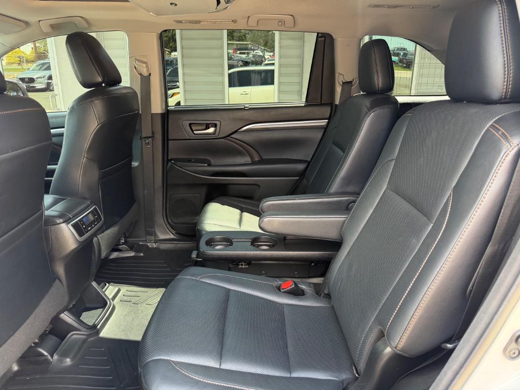 2017 Toyota Highlander - $22,500