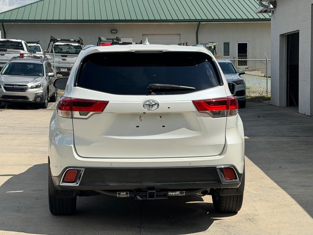 2017 Toyota Highlander - $22,500