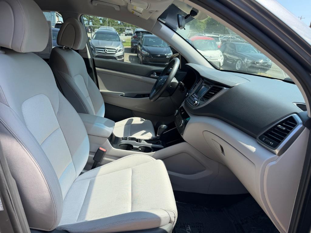 2017 Hyundai Tucson - $10,900