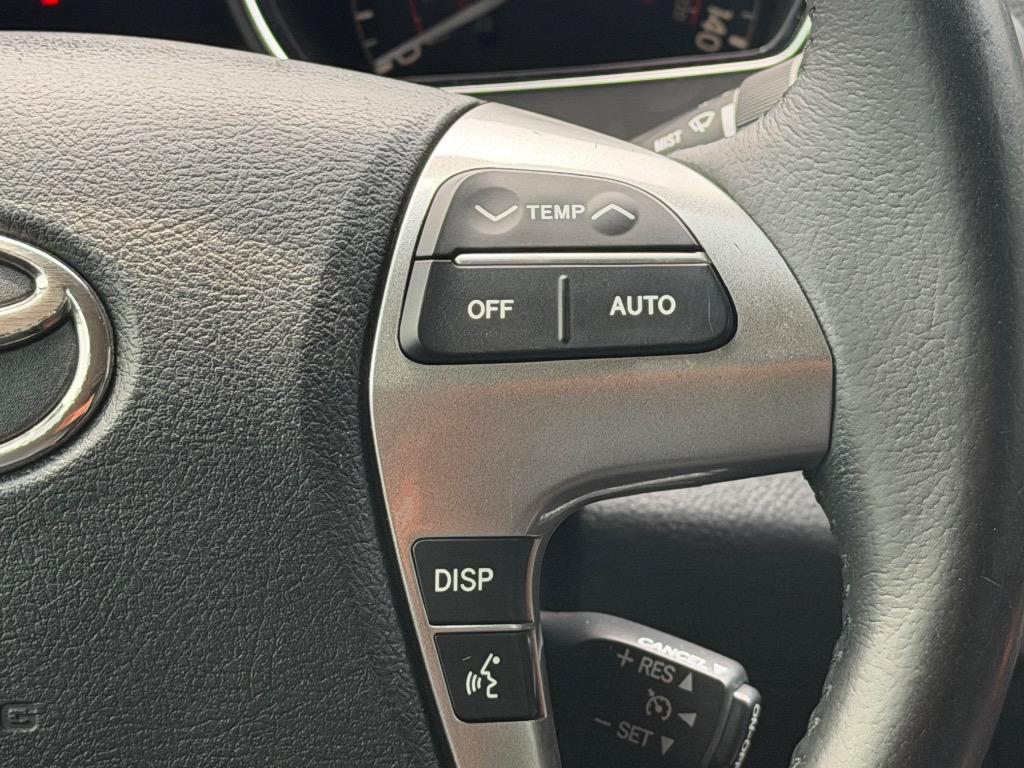 2013 Toyota Highlander - $10,500