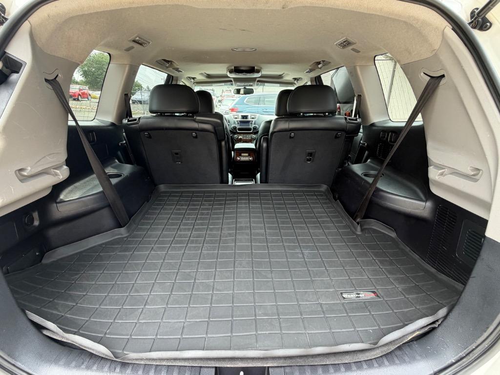 2013 Toyota Highlander - $10,500