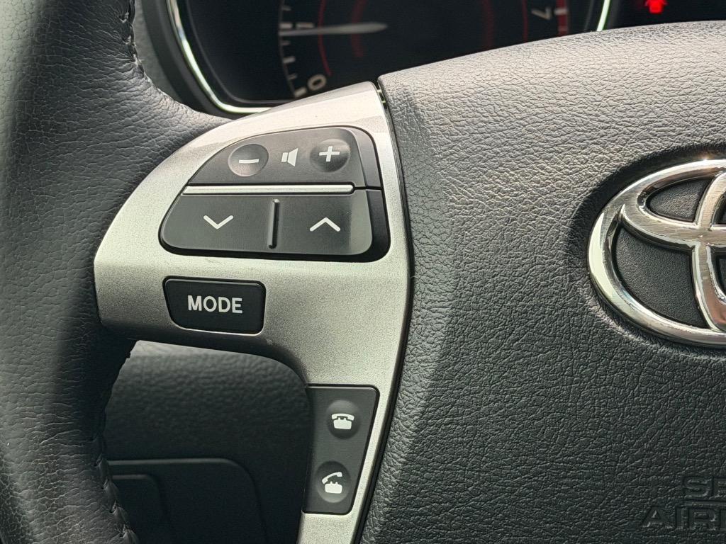 2013 Toyota Highlander - $10,500