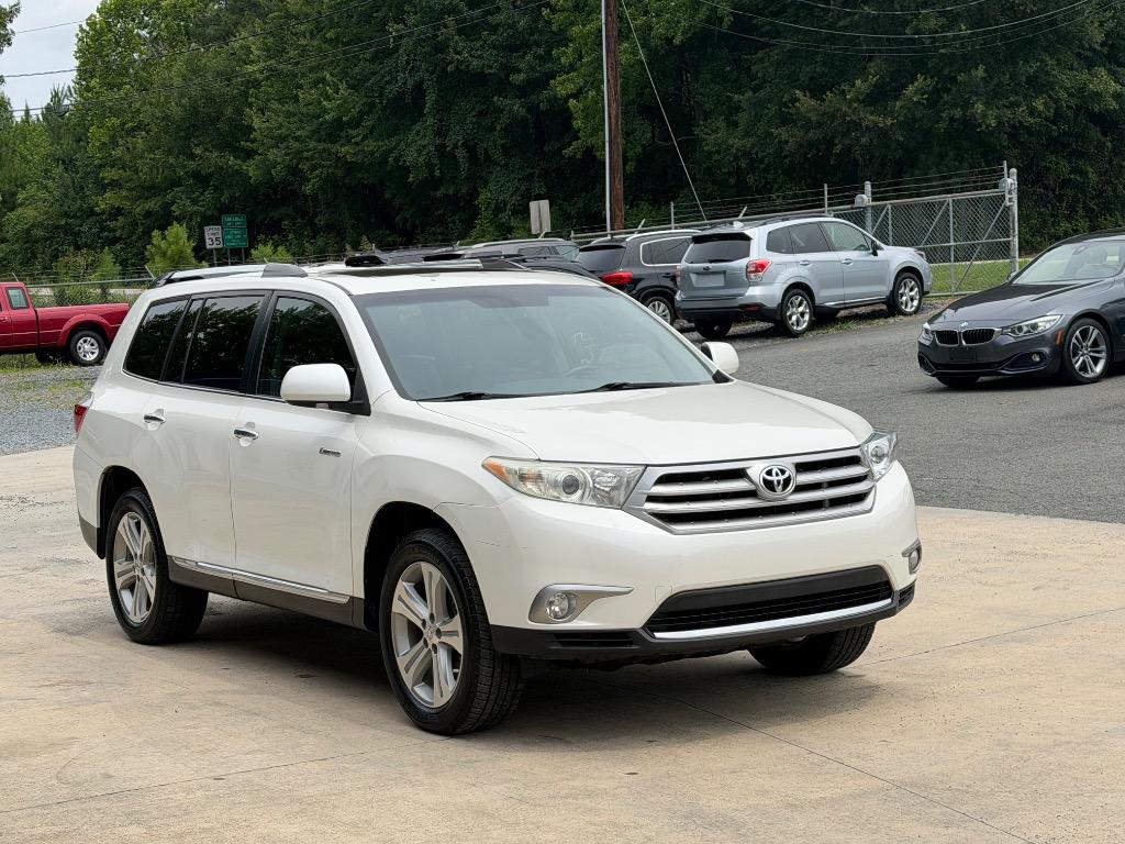 2013 Toyota Highlander - $10,500