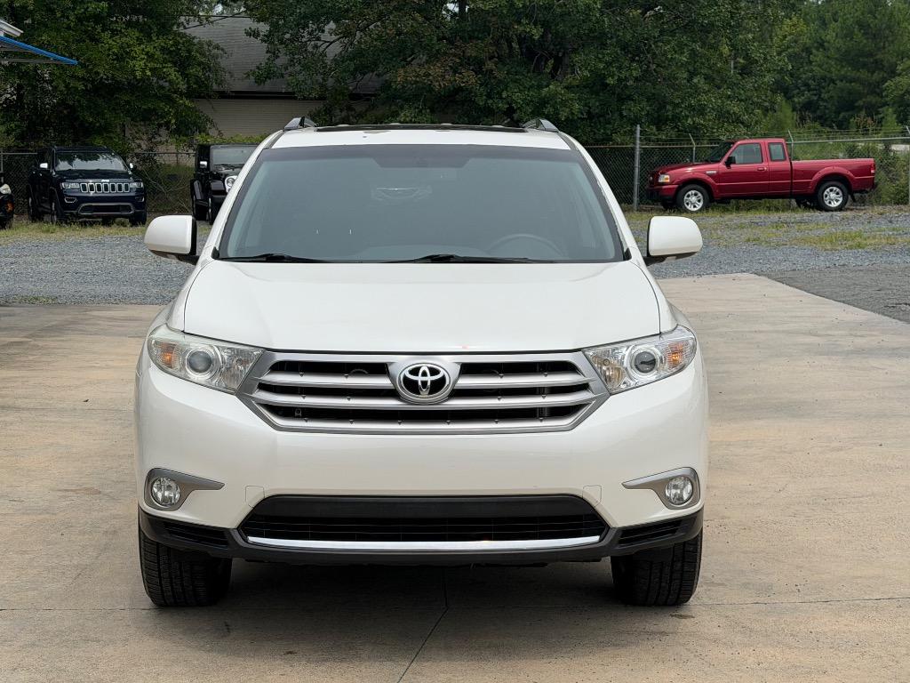 2013 Toyota Highlander - $10,500