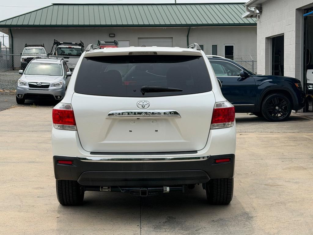 2013 Toyota Highlander - $10,500