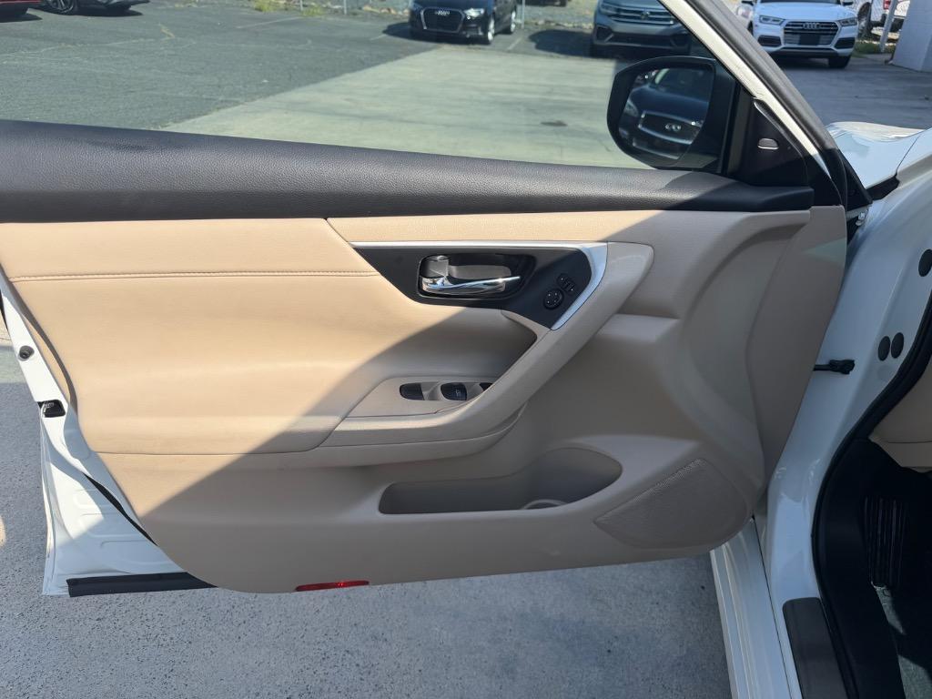 2017 Nissan Altima - $10,555