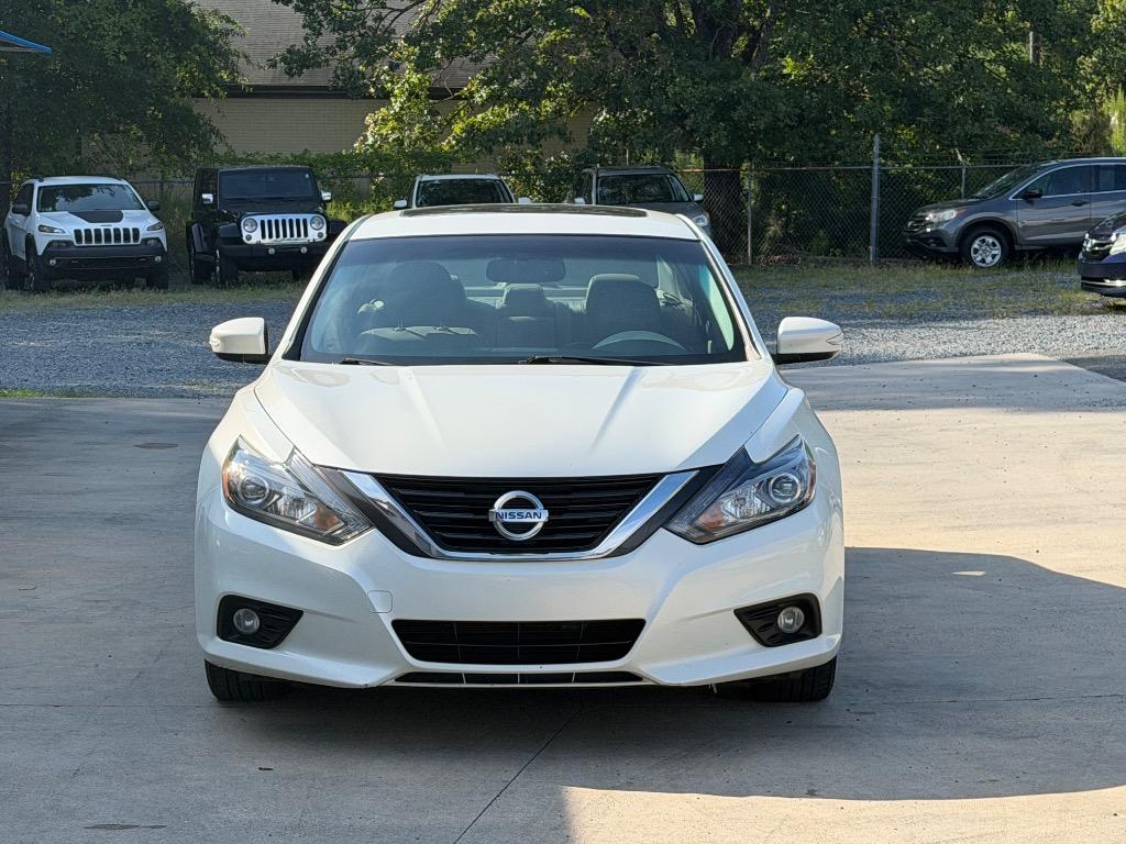 2017 Nissan Altima - $10,555