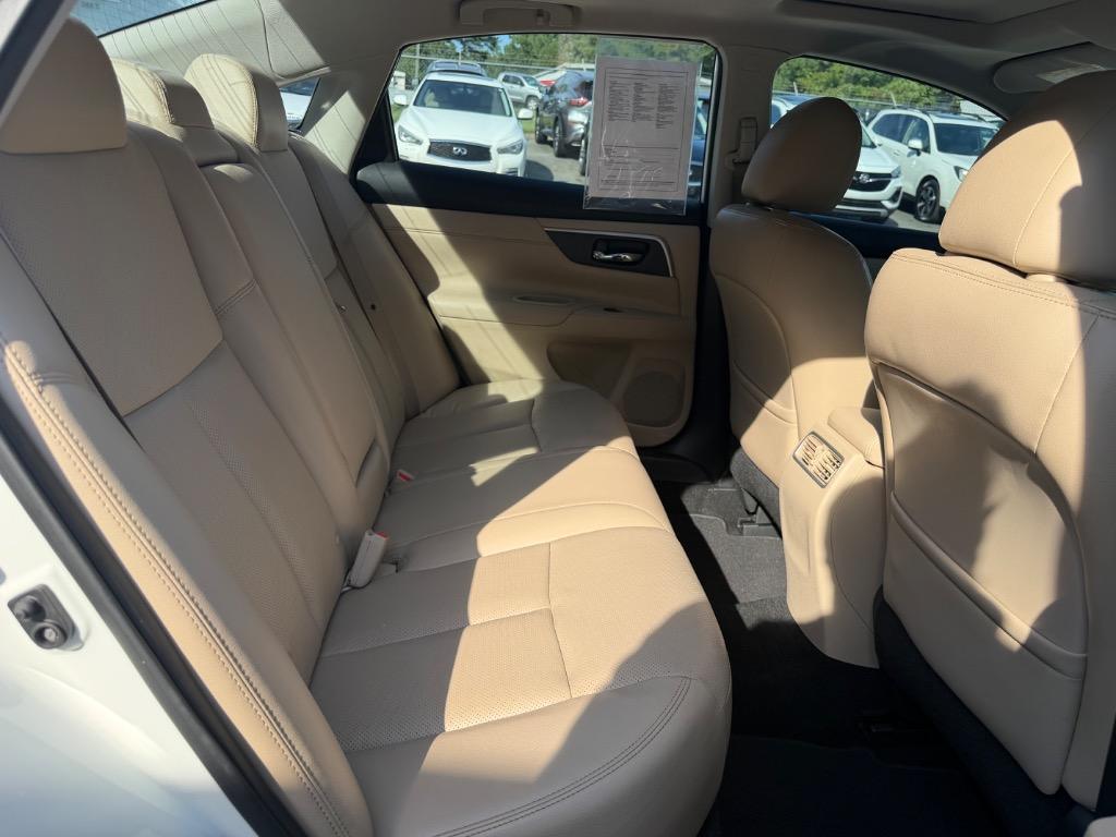 2017 Nissan Altima - $10,555