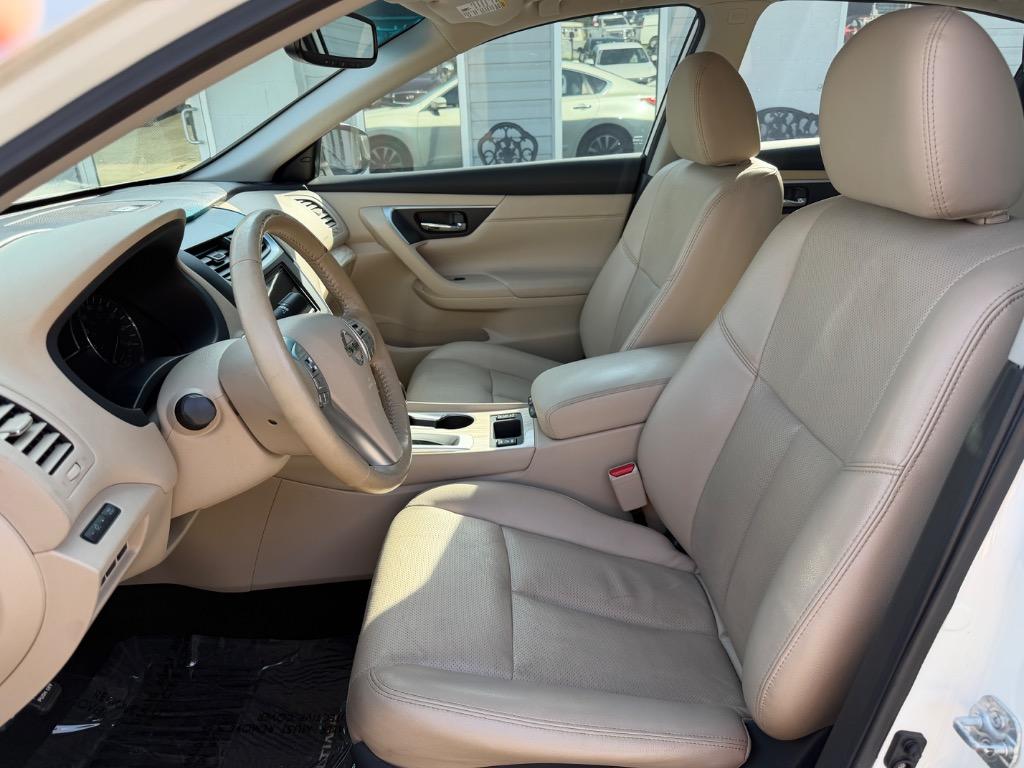 2017 Nissan Altima - $10,555