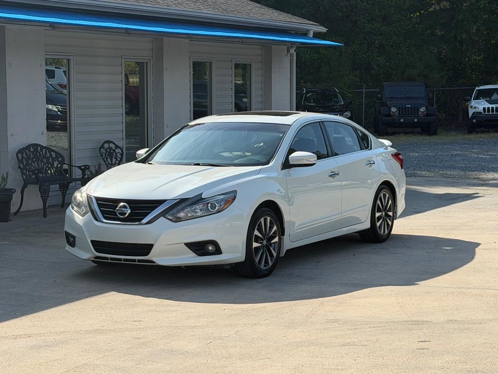 2017 Nissan Altima - $10,555