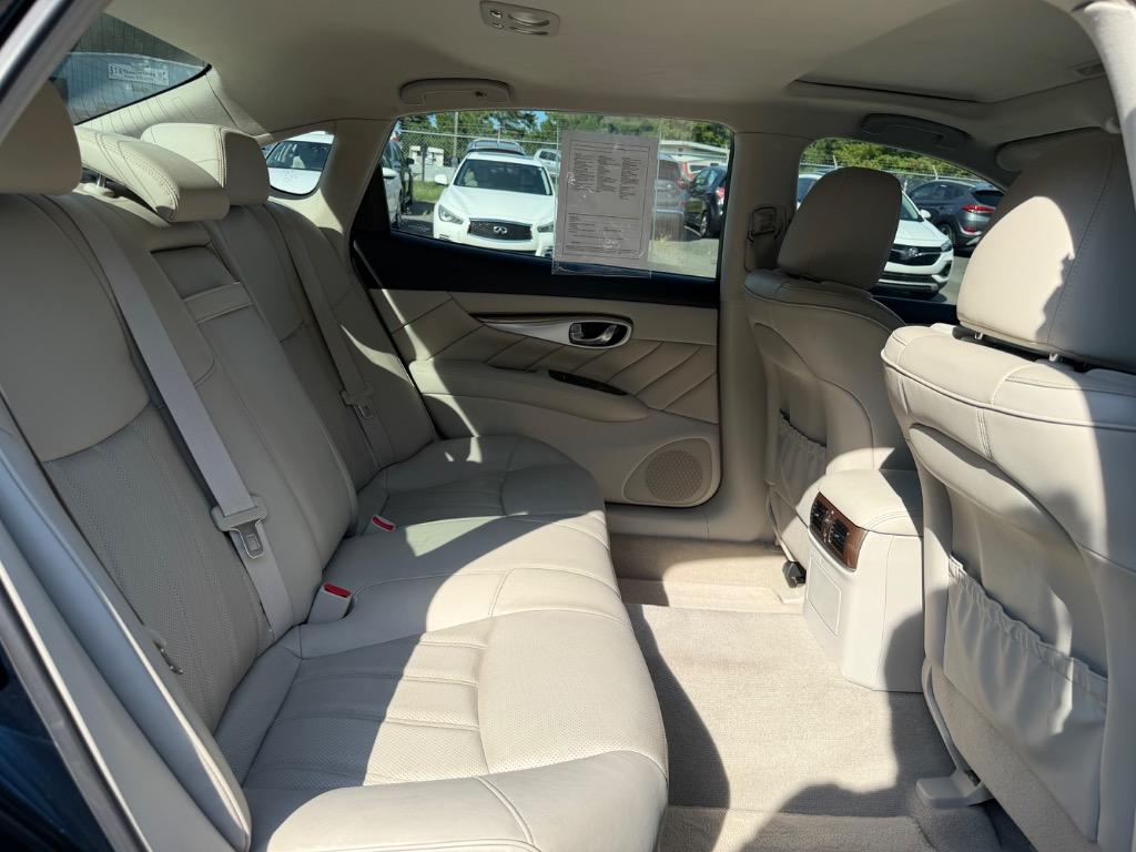 2015 INFINITI Q70 - $12,920