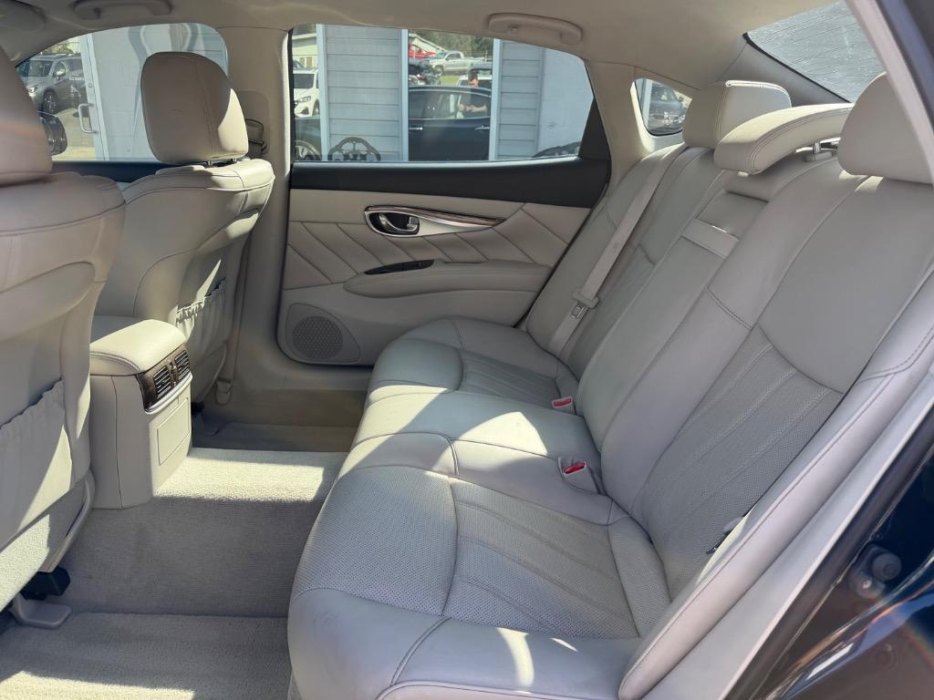 2015 INFINITI Q70 - $12,920