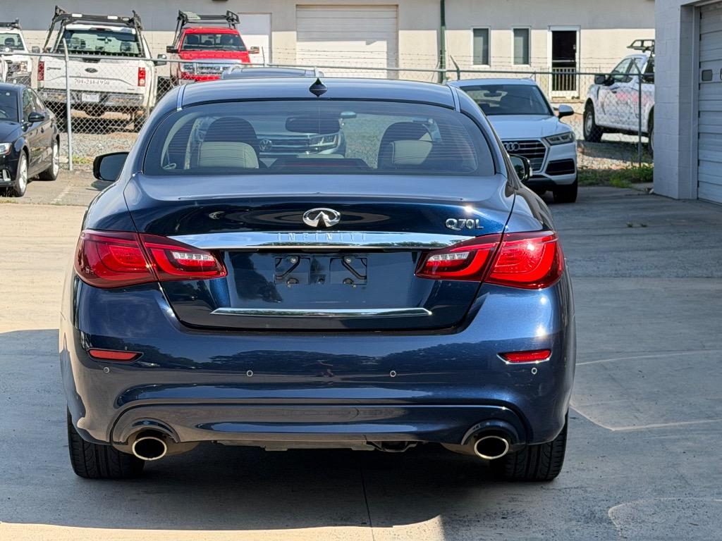 2015 INFINITI Q70 - $12,920
