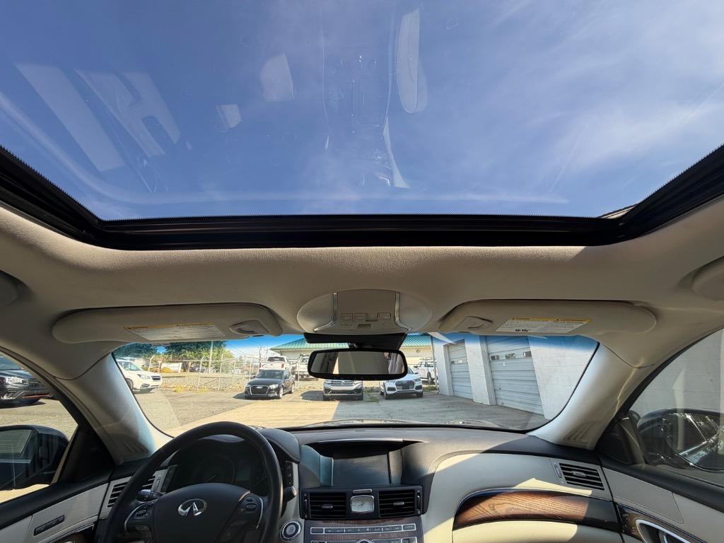 2015 INFINITI Q70 - $12,920