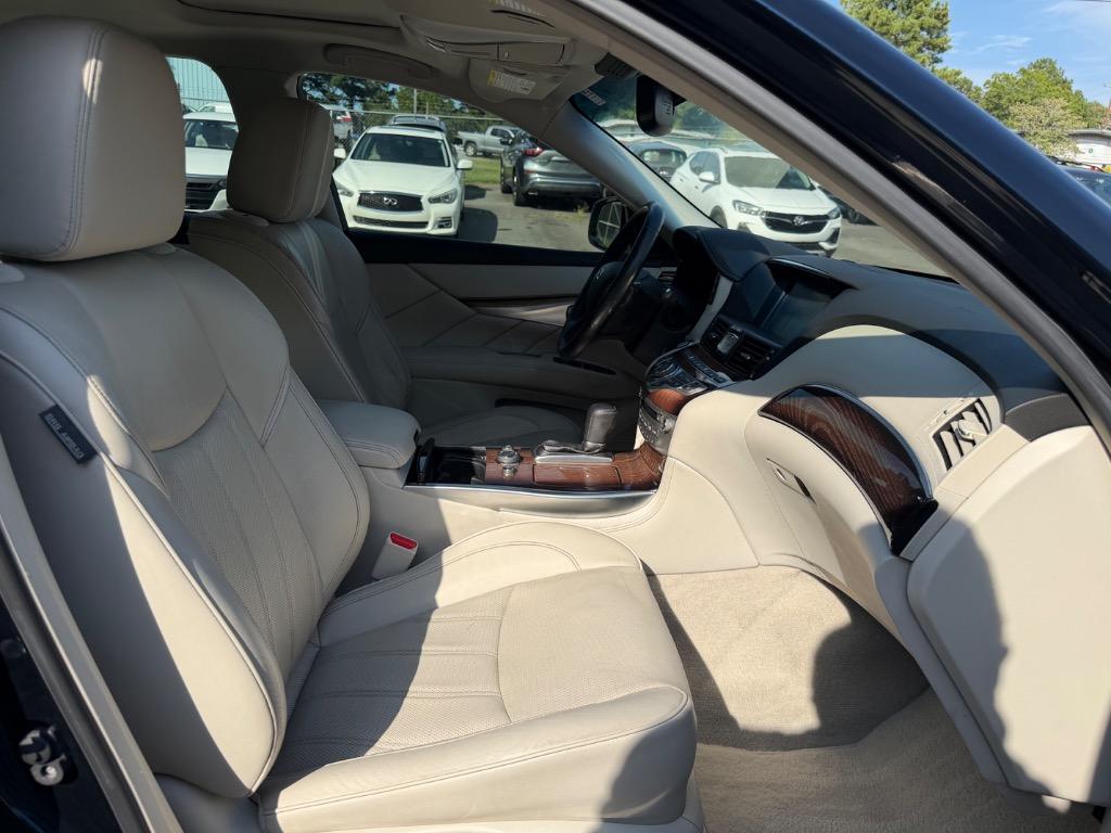 2015 INFINITI Q70 - $12,920