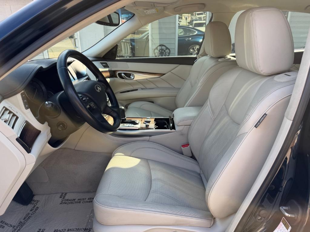 2015 INFINITI Q70 - $12,920