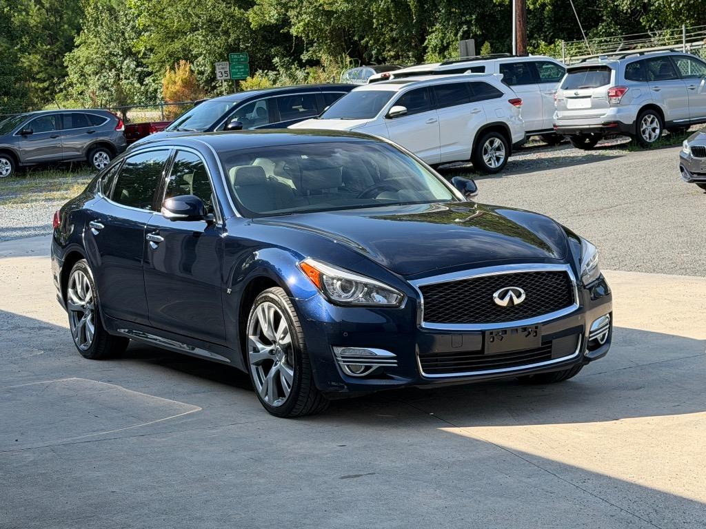 2015 INFINITI Q70 - $12,920