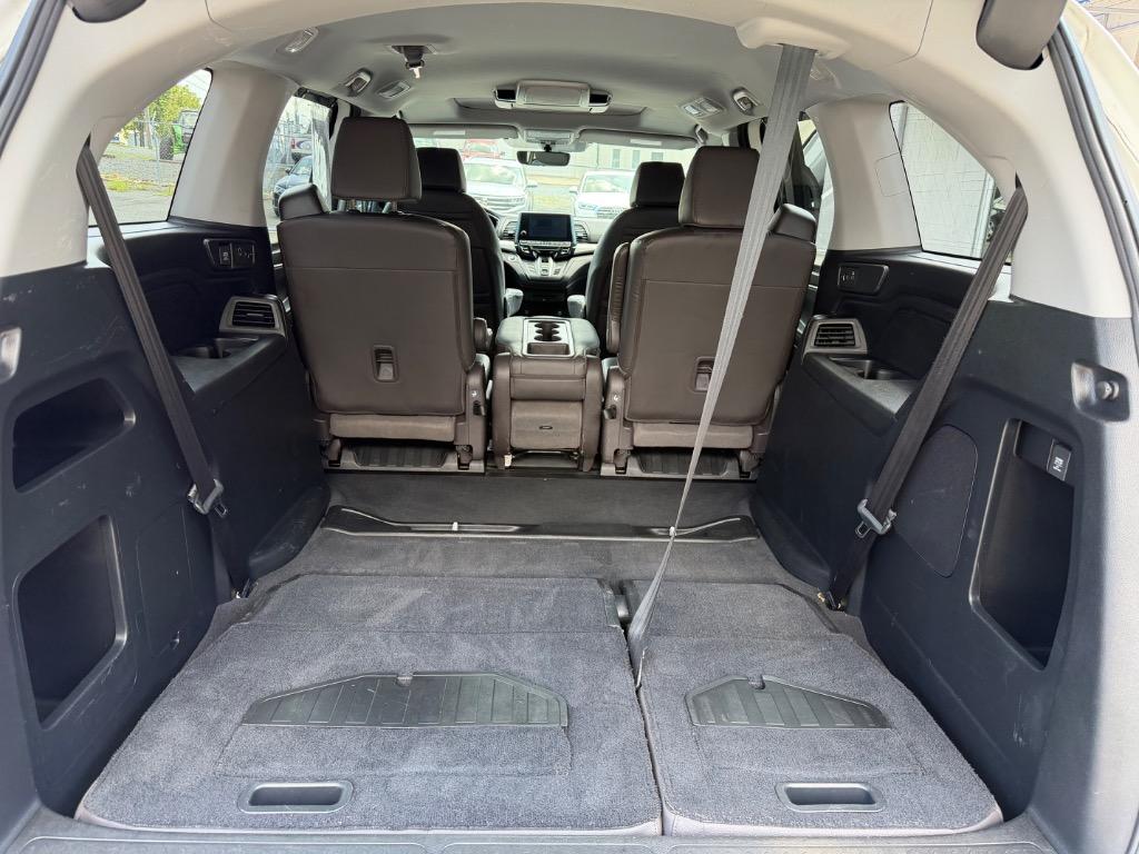 2016 Honda Odyssey - $15,325