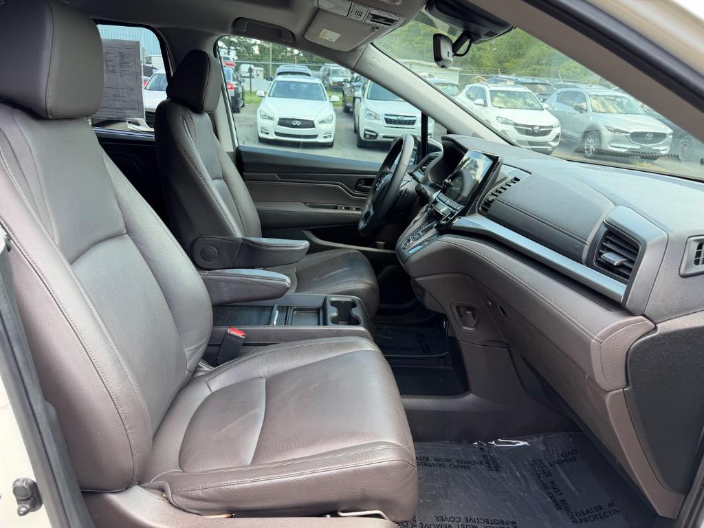 2016 Honda Odyssey - $15,325